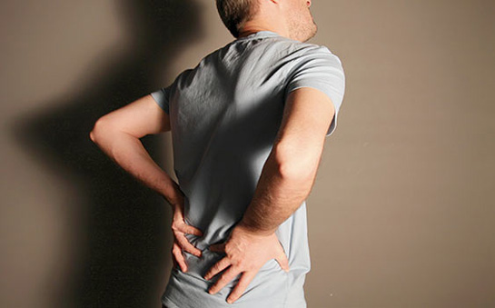 Sabahları Bel Ağrısı Belirtileri ve Tedavisi